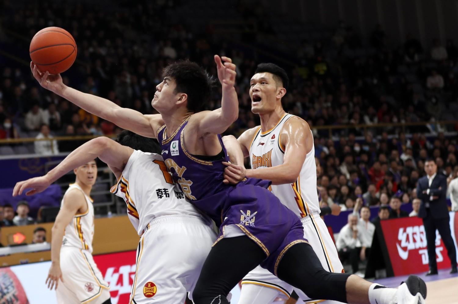 同乐城官方-河南男篮客场险胜福建，积极备战下一轮