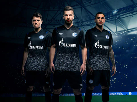 沙尔克04客场击溃柏林赫塔，保级形势望前看的简单介绍