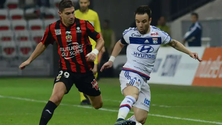 法甲球队连战连胜，冠军气息弥漫