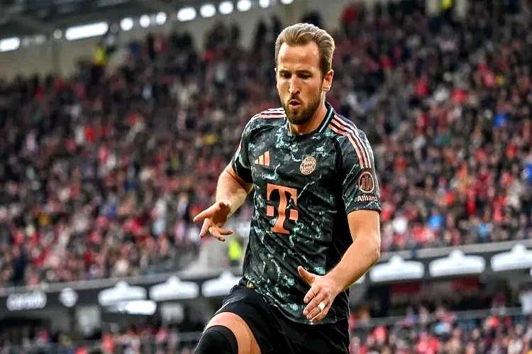 凯恩连进两球，热刺逆转罗马晋级八强