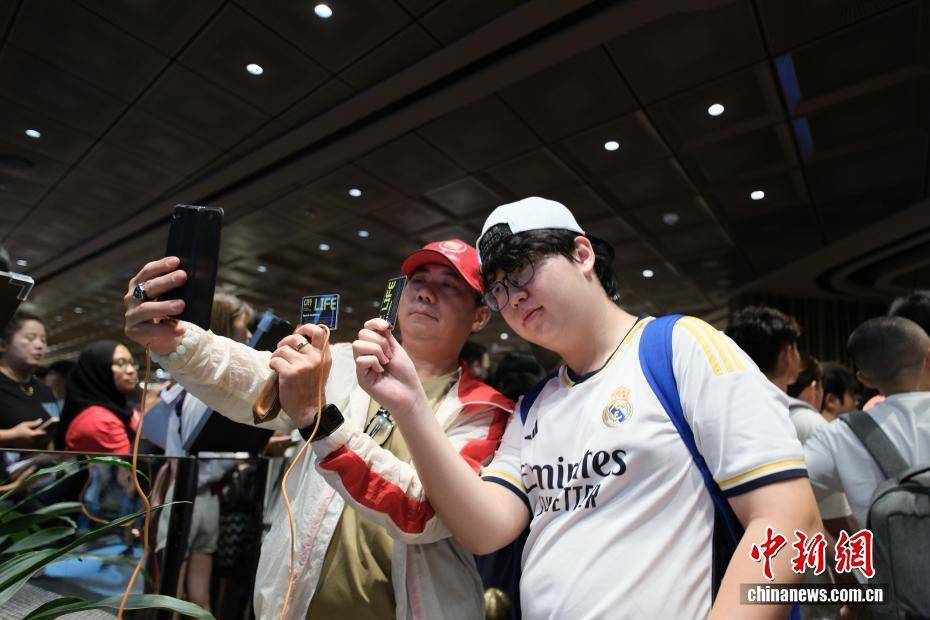 同乐城网页版入口-顶级联赛强敌对决激发球迷热情场上火爆