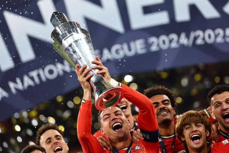 比利时队在欧国联比赛中迎来胜利