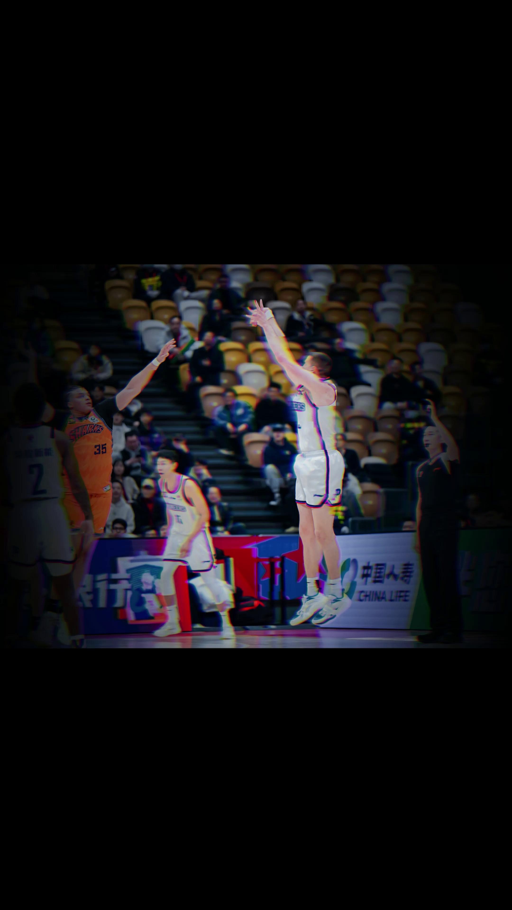 同乐城官方-关于震撼！球员风采尽显，球场上角逐惊心动魄的信息