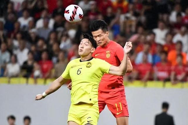 关于双方交手激烈对攻，胜负悬念引人关注的信息