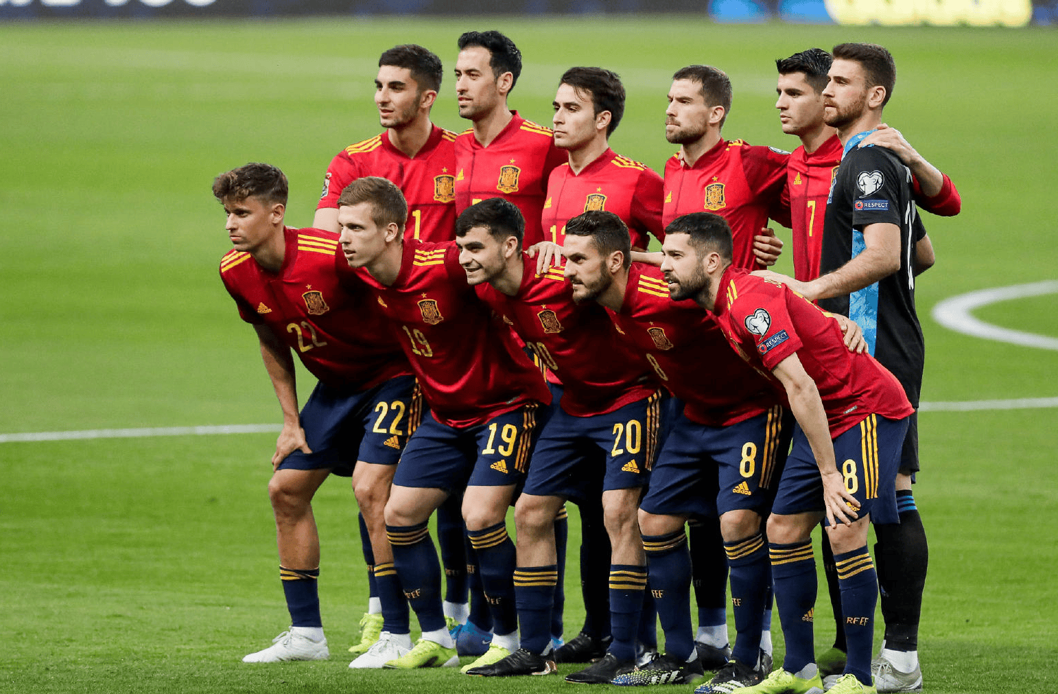 关于欧国杯赛场对战纷呈，球队实力均衡的信息