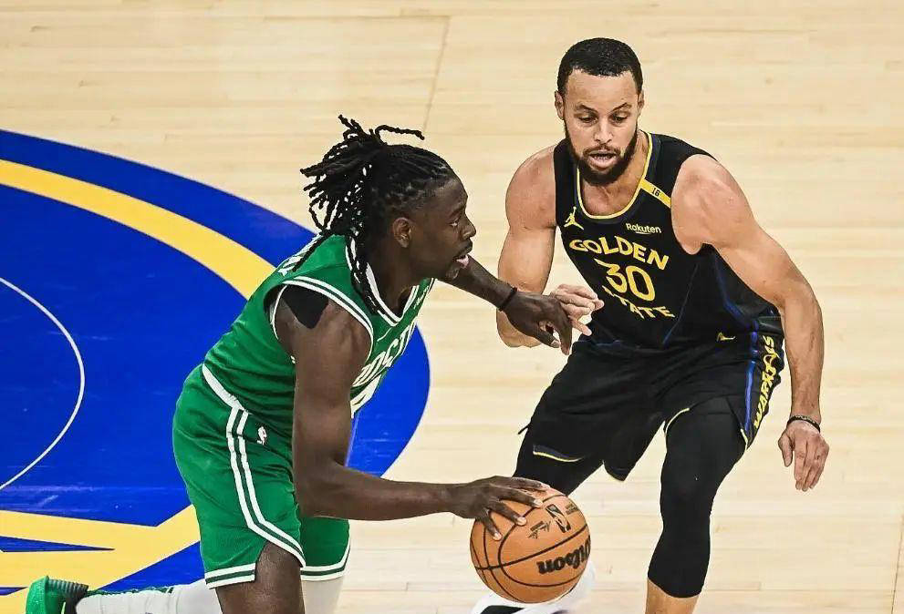 同乐城平台-库里受伤再度缺阵，勇士战绩下滑不可避免