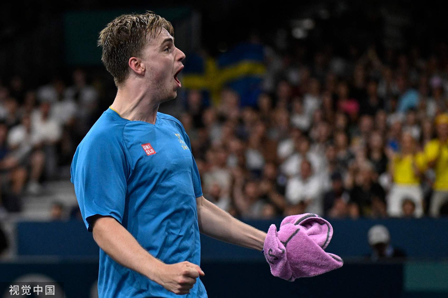 包含瑞典队在手球比赛中遭遇窘境的词条