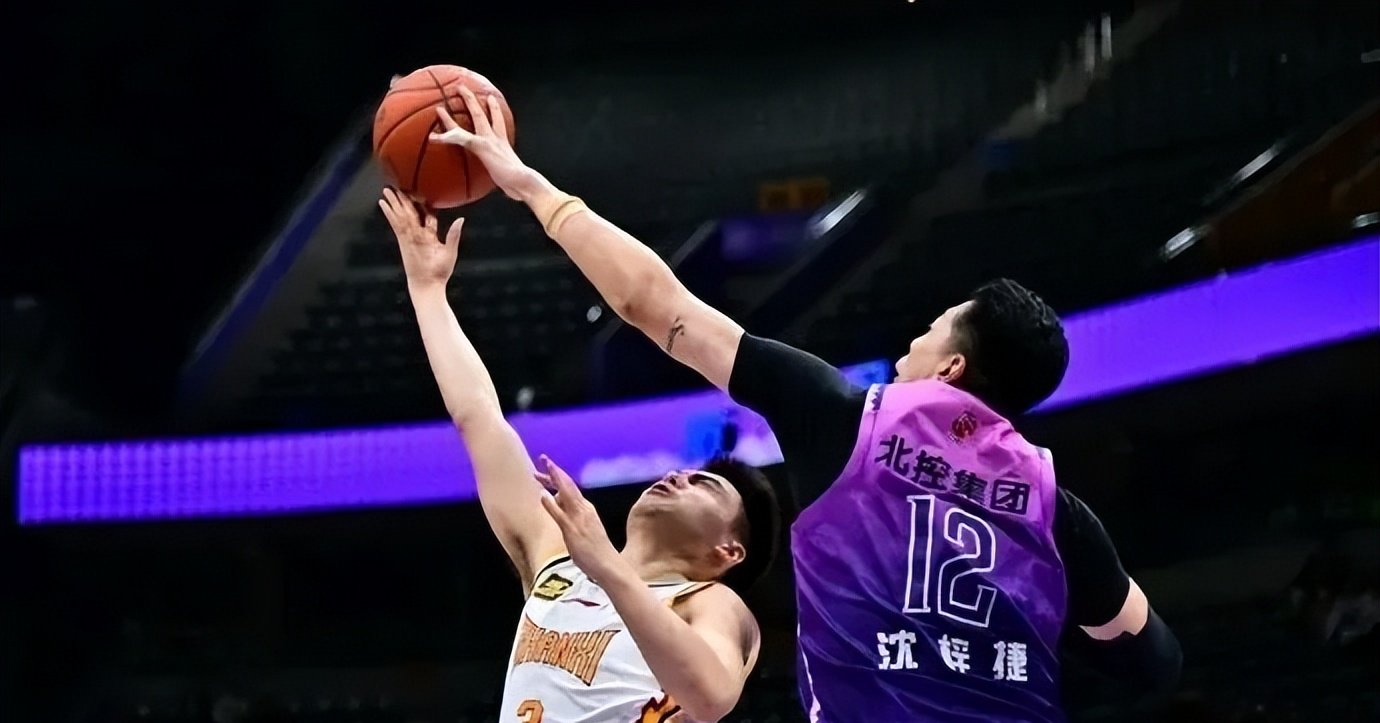 辽宁男篮抢夺关键胜利，步入季后赛的简单介绍
