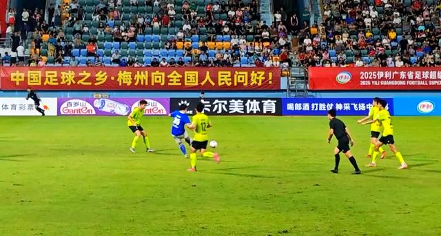 队员彰显实力，助球队晋级八强赛的简单介绍