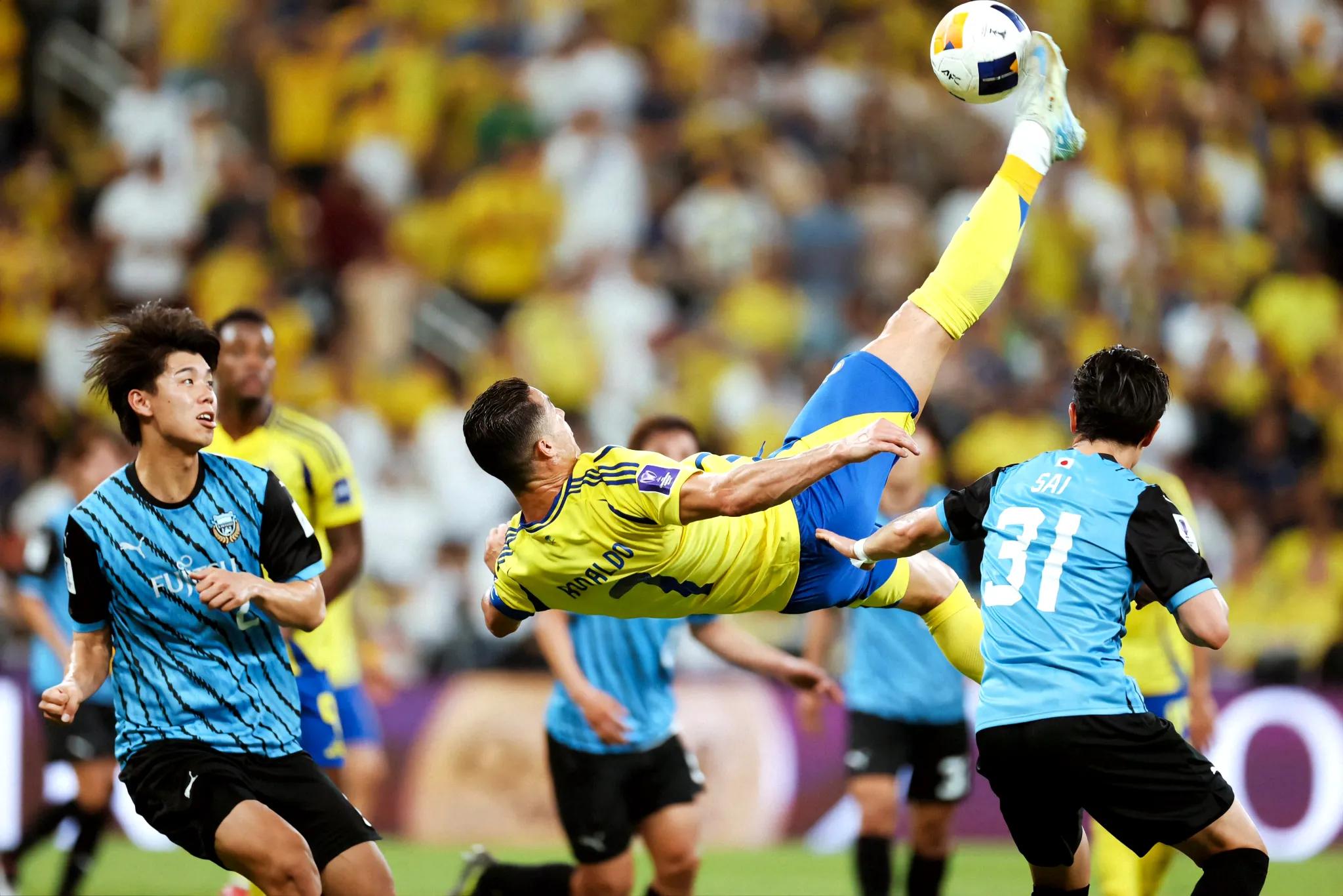 球员们的默契配合成就了胜利