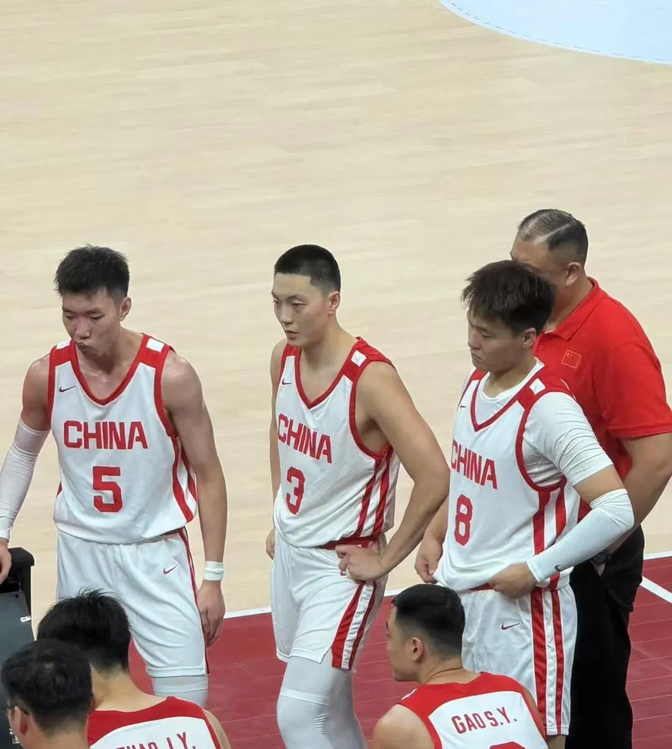 同乐城官网-中国男篮队员团结一致，勇创佳绩