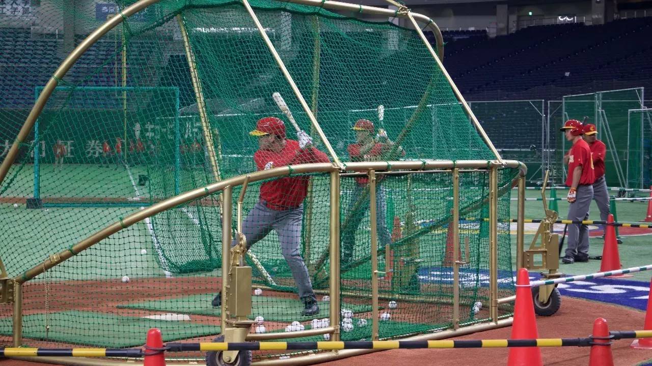 东京首胜队员积极训练，最终取得胜利